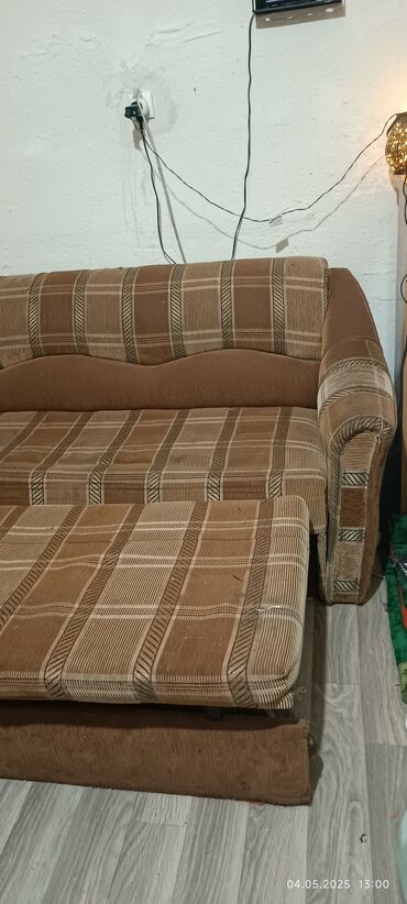 бытовая техника токмок: Продаю диван. Собирается. В очень хорошем состоянии