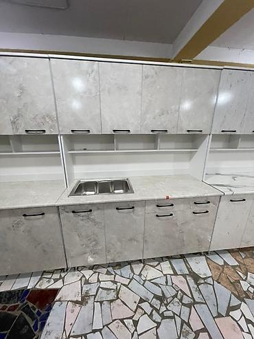 Кухонные гарнитуры: Кухонные гарнитуры с мойкой — несколько вариантов фасадов и столешниц — 4