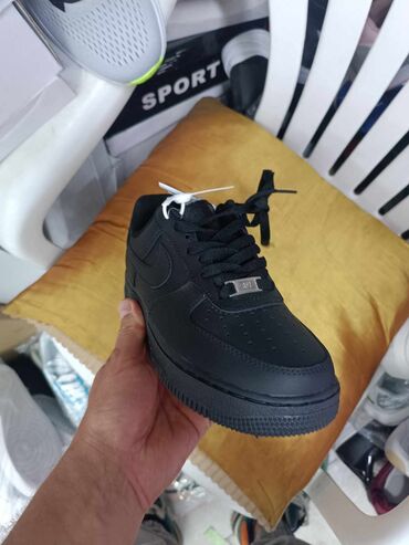 Women's Sneakers and athletic shoes: Nike, 37 — 8