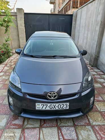 Su nəqliyyatı: Toyota Prius: 1.8 l | 2010 il Hetçbek