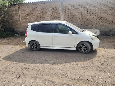хонда истеп 1: Honda Fit: 2003 г., 1.3 л, Вариатор, Хетчбек — 1
