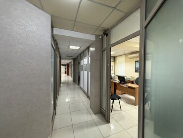 Офисы: Сдаю Офис, 220 м², В административном здании, 1 линия, С оборудованием, С отдельной кухней — 7