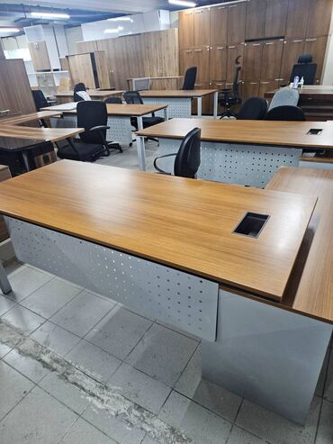 Ofis masaları: İşlənmiş, Müdir üçün, Künc masa -da lalafo.az — 3 Ofis masaları: İşlənmiş, Müdir üçün, Künc masa — 3