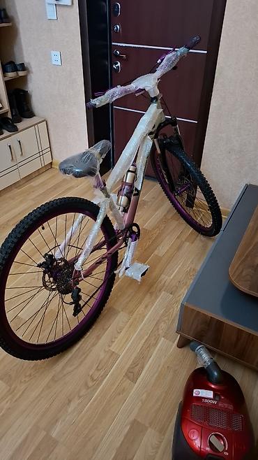 Velosiped – dağ tipli, 29” təkərli Xüsusiyyətlər: - Çərçivə: yüngül