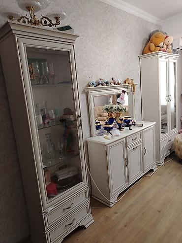 Klassik stildə salon/dəhliz üçün mebel dəsti Tərkibi: - 1 ədəd lalafo.az -da Klassik stildə salon/dəhliz üçün mebel dəsti Tərkibi: - 1 ədəd