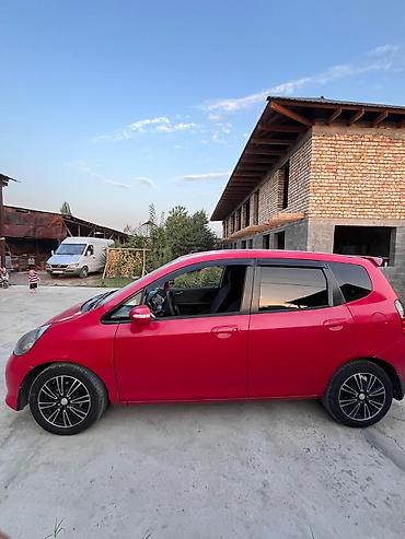 красный материал: Honda Jazz: 2006 г., 1.5 л, Автомат, Бензин, Хэтчбэк — 6