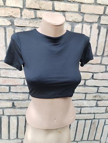 Tops: Crni crop top majica – RS Sister, veličina S - Model: kratka majica — 2