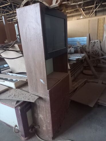 Mebel və taxta dəzgahları: CNC 4000 man, frez dəzgahı 1200 man,reysmus 40sm-lik 1100 — 10