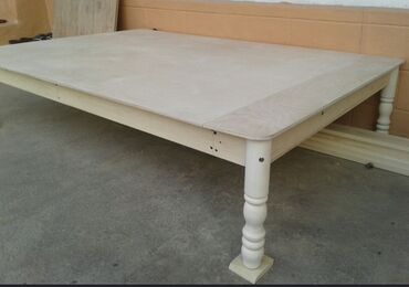 стол с табуретками: Новый стол. Размер ширина 1 метр, длина 2 метра. Цена 3000