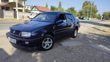 срочно продаю мазда: Volkswagen Vento: 1997 г., 1.8 л, Механика, Бензин, Седан