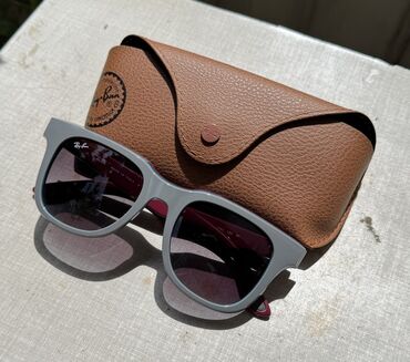 brend gün eynəkləri: Gün eynəyi, Ray-Ban, İşlənmiş