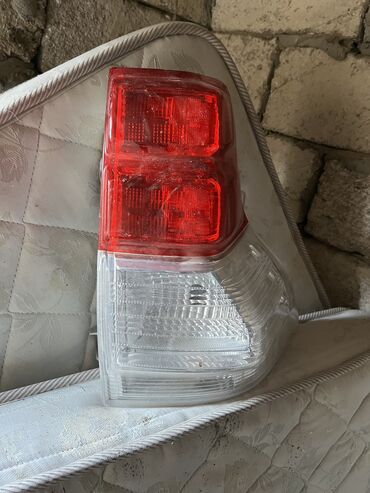 prado radiator barmaqlığı: Tayota Prado arza sağ stop satılır