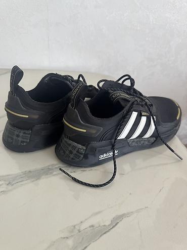 petronas: Мужские кроссовки, 43, 44, Adidas Originals, Б/у, цвет - Черный, Самовывоз — 1