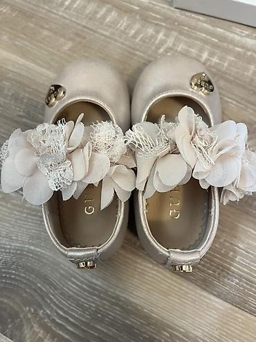 Kids' Footwear: GUESS baletanke za devojčice - Brend: GUESS (original kutija at lalafo.rs — 4 Kids' Footwear: GUESS baletanke za devojčice - Brend: GUESS (original kutija — 4