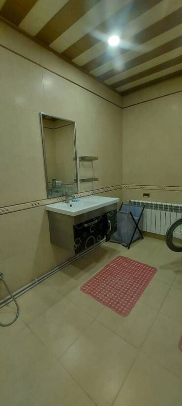 Mənzil kirayələyirəm: 3 otaqlı, 150 kv. m — 5