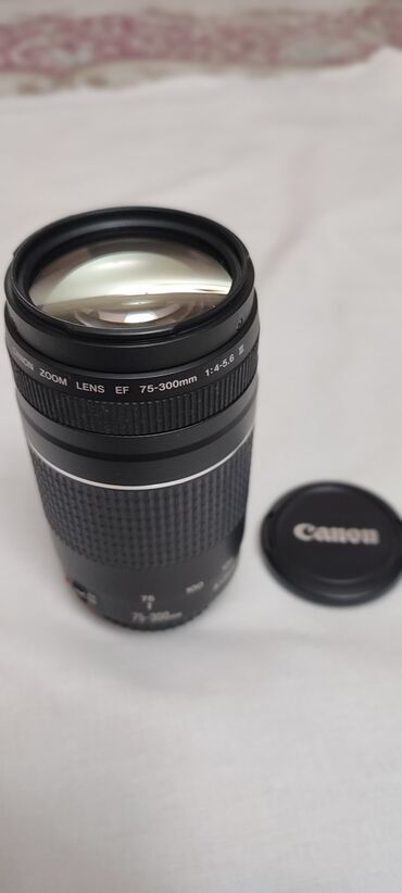 canon r6: Salam.Canon lens 75-300mm 1:4-5.6 ||| (1.5 m/4.9 ft) Demək olar