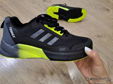 crvene mokasine muske: Patike, Adidas, veličina - 46
