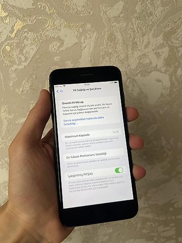 Apple iPhone: IPhone 8 Plus, 64 GB, Qara, Barmaq izi, Simsiz şarj — 4