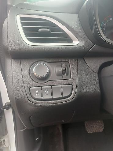 вмятина: Chevrolet Spark: 2020 г., Вариатор, Бензин, Хэтчбэк — 10