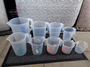 Digər qab-qacaq və mətbəx ləvazimatları: Ölçü qrafinləri dəsti – şəffaf plastik, tutacaqlı və tökmə ağızlı - — 9