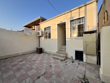 Həyət evləri və villaların satışı: Binəqədi qəs. 3 otaqlı, 80 kv. m, Yeni təmirli