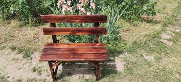 скамейки из поддонов: Отургуч Жыгач, Жөлөнгүчү менен, Чатырсыз