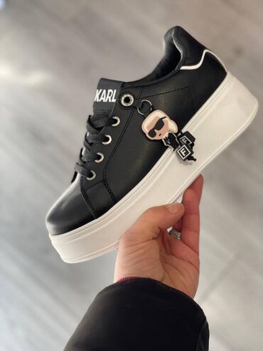 air force 1 sage: Karl Lagerfeld patike sa platformom 

Novo
Brojevi 36 do 41