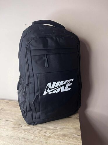 Rančevi, torbe i koferi: Muški i ženski rančevi 
Nike, Karl Lagerfeld, Adidas, Gues 
Cena +ptt — 2