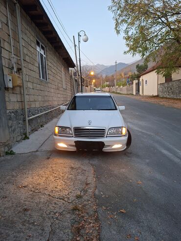 Mercedes-Benz: Mercedes-Benz C-Class: 2.3 l | 1998 il Sedan — 2