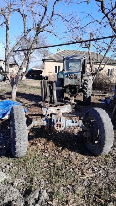Traktorlar: Texnika Xaçmaz rayon kəndində olur. Ehtiyac olmadıgı űçűn satılır,ya