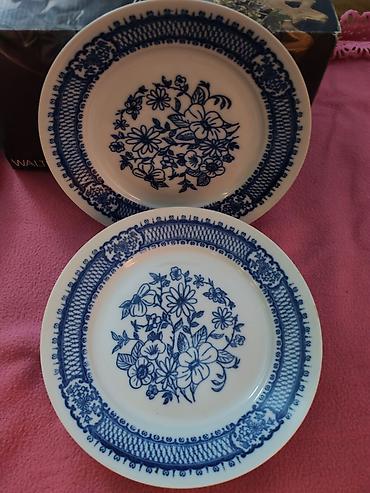 tacne za kolače ikea: Porcelanske tanjire sa plavim floralnim motivom – set od 2 komada - — 1