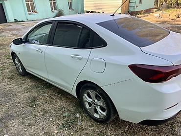 Продажа авто: Chevrolet Onix: 2020 г., Бензин, Седан — 3