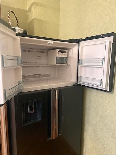 dispenser satilir: İşlənmiş 4 qapılı Hitachi Soyuducu Satılır, rəng - Boz, Təkərli — 2