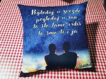 Jastuci: Personalizovani jastuci sa štampom Dimenzije jastuka 45x32 su 2440 din — 2