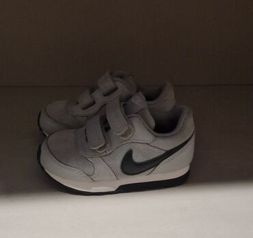 duzina gazista za decu: Nike patike, ocuvane, br. 23.5, duzina gazista 13 cm