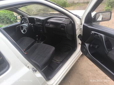 топливный бак на даф: Интерьер автомобиля Volkswagen Golf III поколения. На передних