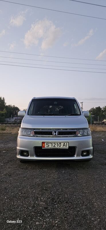 машина женская: Honda Stepwgn: 2003 г., 2 л, Автомат, Бензин, Минивэн