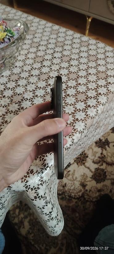 a 10 s: IPhone 16 Pro, 128 GB, Qara, Face ID — 4