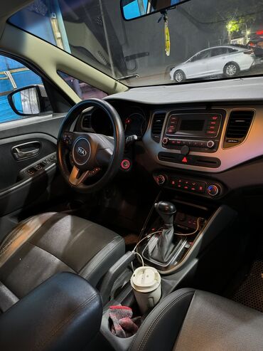 Kia: Kia Carens: 2017 г., 2 л, Автомат, Газ, Минивэн