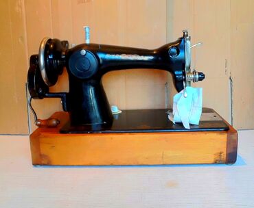 Tikiş maşınları: Əl tikiş maşını satılır.Az işləmiş.Yaxşı vəziyatdədir.Çamadanda,xırda — 5