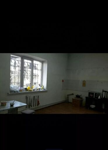 Помещения свободного назначения: ПРОДАЁТСЯ : ПИШПЕК ( р-н АВИА УЧИЛИЩА ). ШВЕНЫЙ ЦЕХ . ( действующий — 5