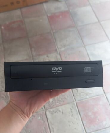 Operativ yaddaş (RAM): DVD-ROM optik sürücü - 5.25" daxili (internal) PC üçün optik disk