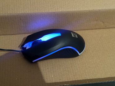 klaviatura mouse: Iwiqlidir, mouse rengi deyiwir klaviayura ise oldugu rengde de qalir