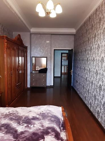 stadion: Menzil. Insaatcilar metrosuna 3-4 deqiqelik mesadede Baku Mall ve — 3