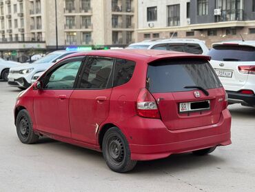 Honda: Honda Fit: 2001 г., 1.3 л, Вариатор, Бензин, Седан