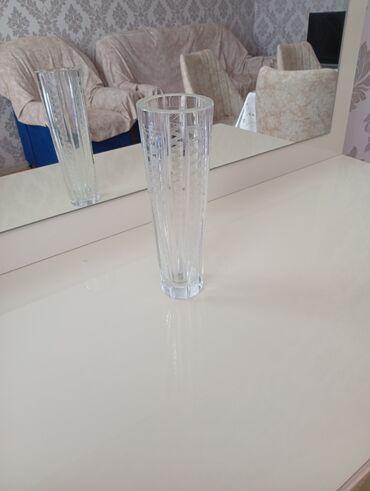 цветы в горшках: Bir vaza, Xrustal