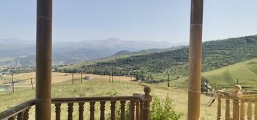 Həyət evləri və villaların satışı: 11 otaq, 1 kv. m, Orta təmir — 6