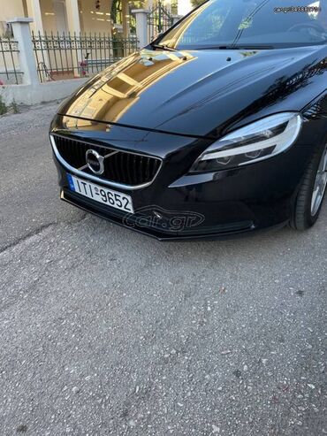 Volvo: Volvo V40: 2 l. | 2017 έ. 97000 km. Χάτσμπακ