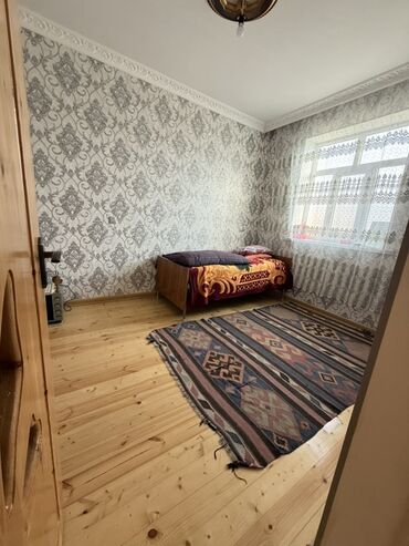 Həyət evləri və villaların satışı: Satılır: həyət evi - Qonaq Otağı,Mətbəx,Sanitar qovşaq,3 otaqdan — 5