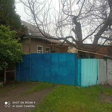 Продажа коттеджей и домов: Продаётся дом, 80 кв. м. 6 комнат, кирпичный, тёплый. Хозпостройки — 2